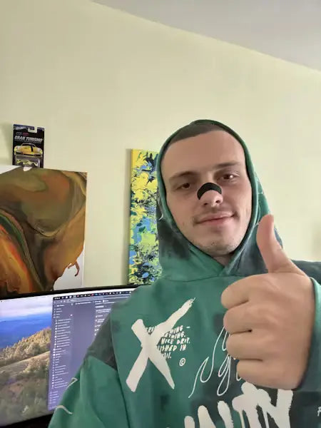 Customer Louis Peeter using NoseEase nasal strips