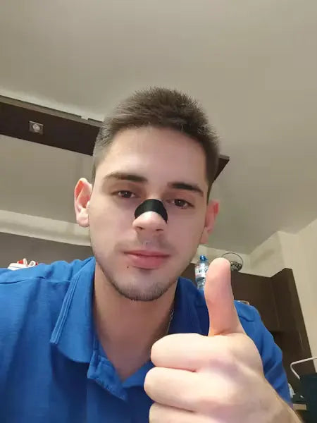 Customer Thomas Leroy wearing NoseEase strips